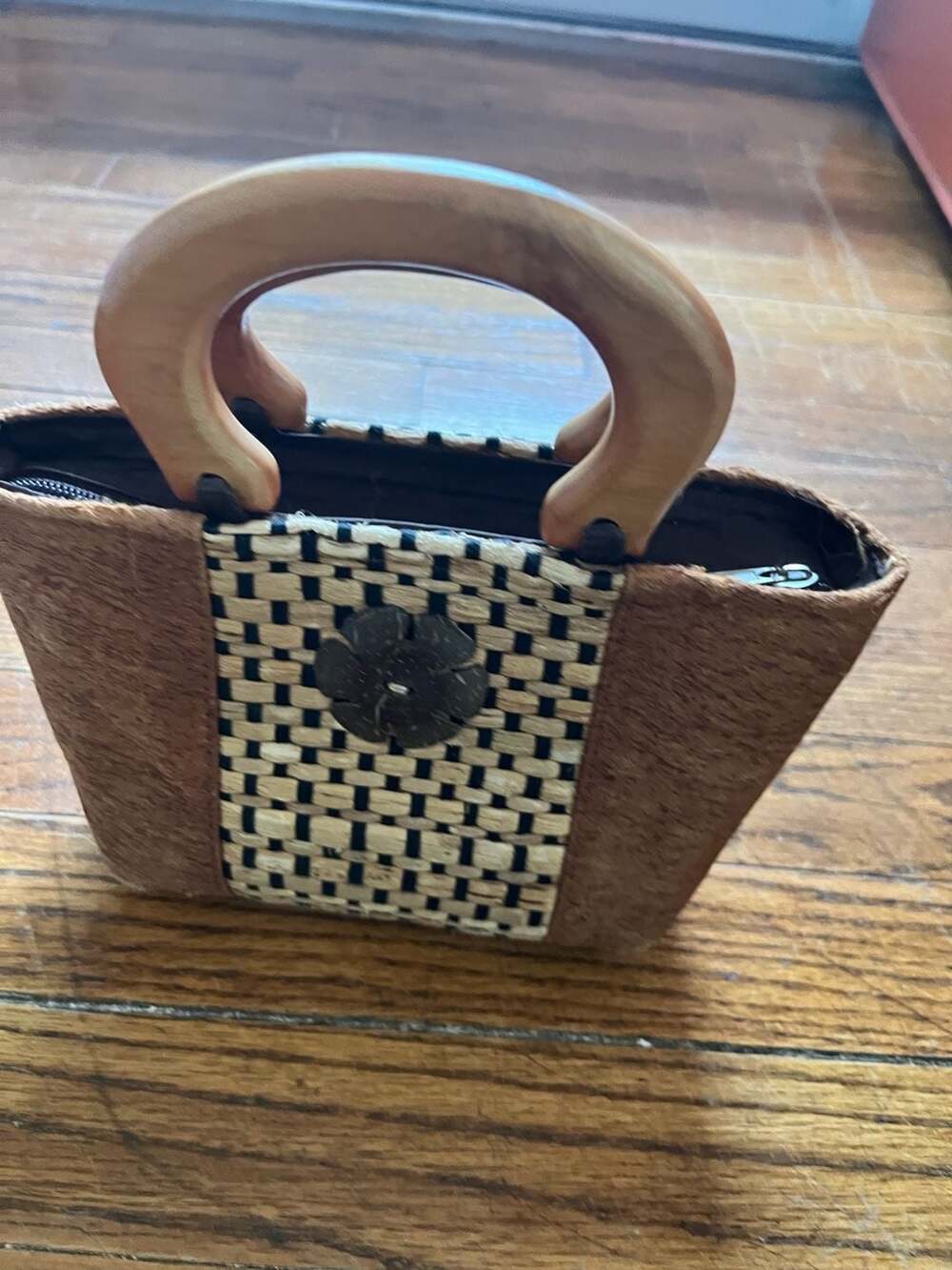 Vintage Woven Straw Wood Top Handle Handbag Coconut Floral Boho Resort Bag